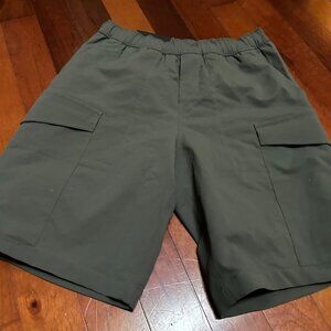 Lululemon Cargo Pocket Short 10" Inseam MEOL Medium Olive Green Men's Size S